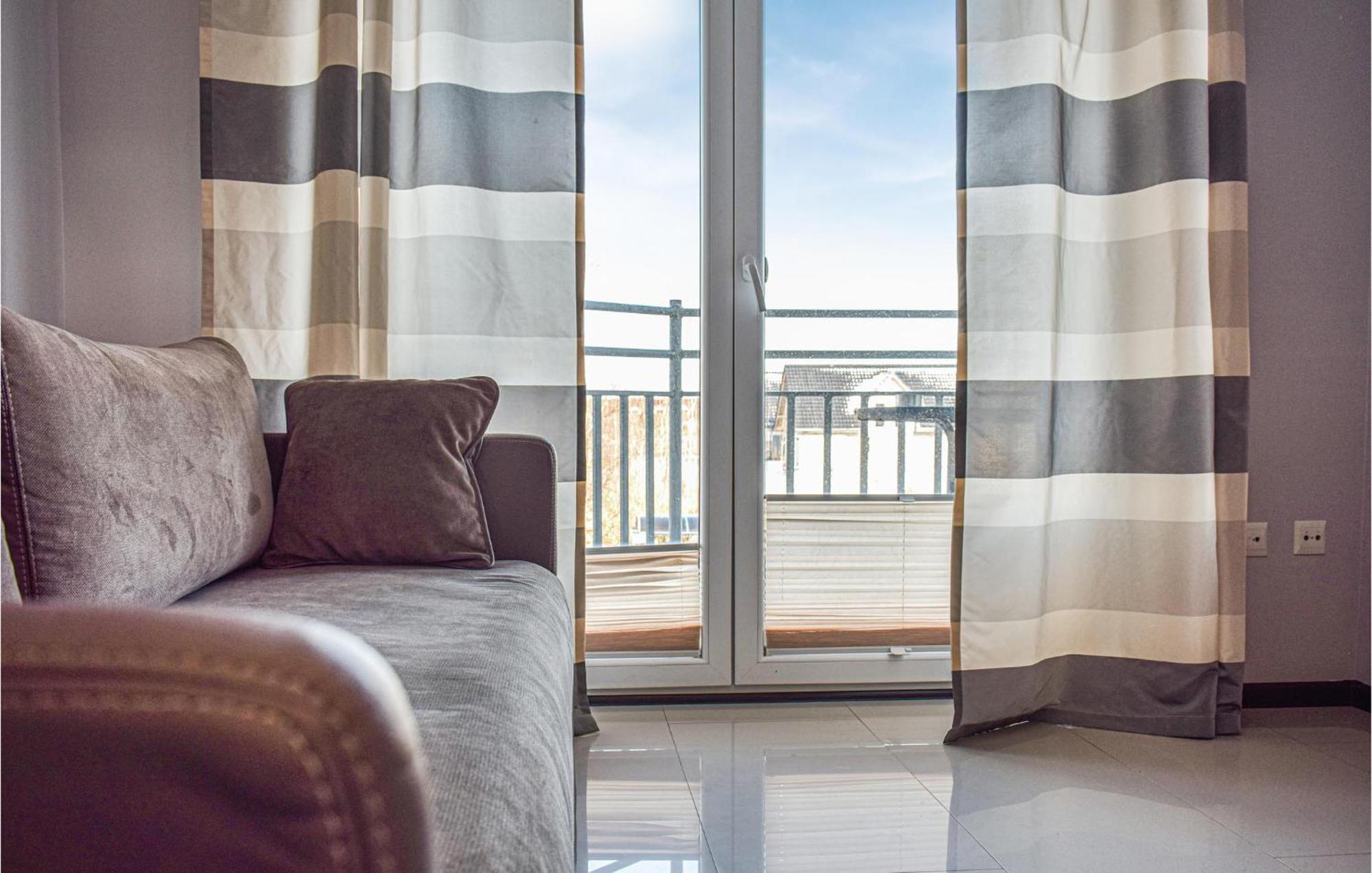 Nice Apartment In Darlowko With Wifi Exterior foto